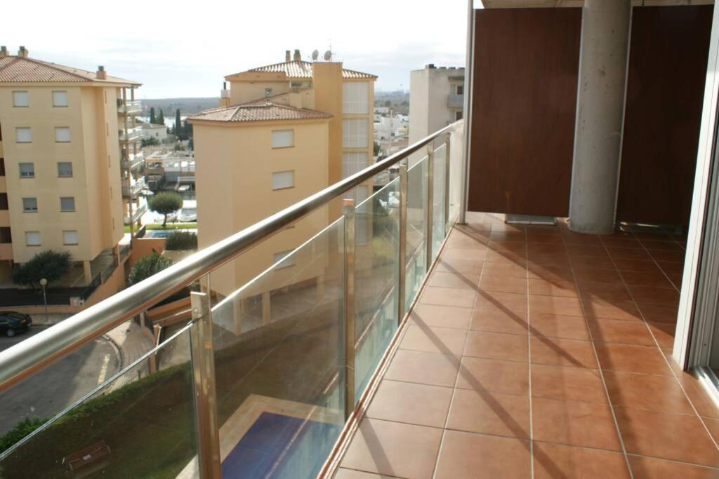 Apartamento En Roses Con Parking Y Piscina Apartment Ngoại thất bức ảnh
