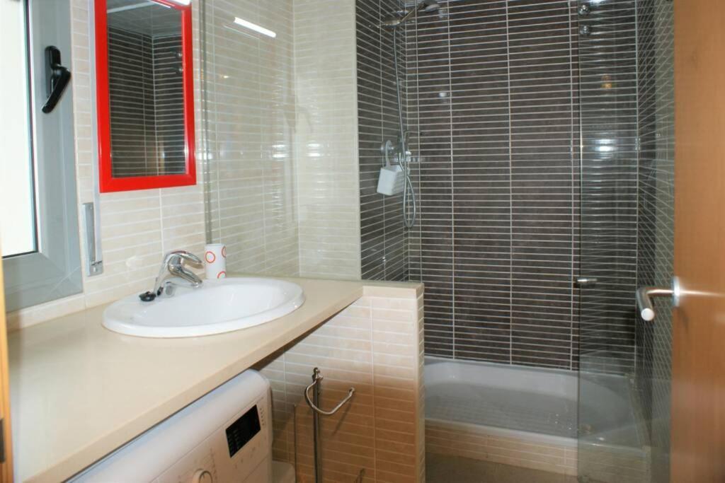 Apartamento En Roses Con Parking Y Piscina Apartment Ngoại thất bức ảnh