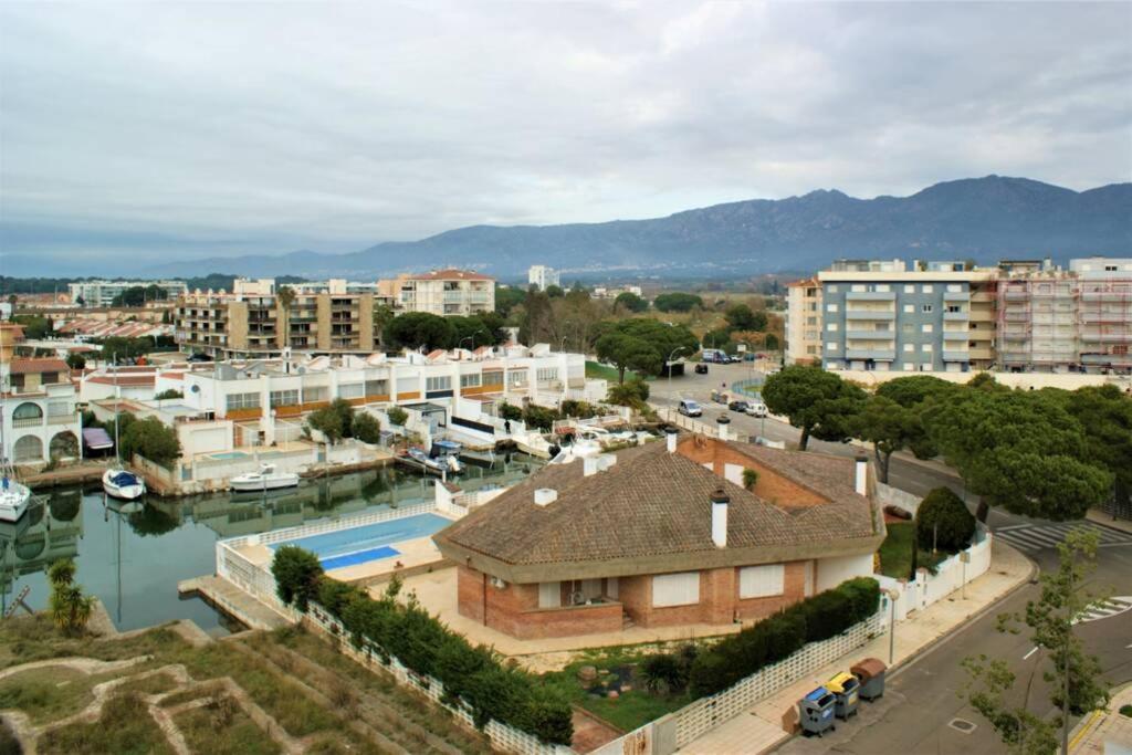 Apartamento En Roses Con Parking Y Piscina Apartment Ngoại thất bức ảnh