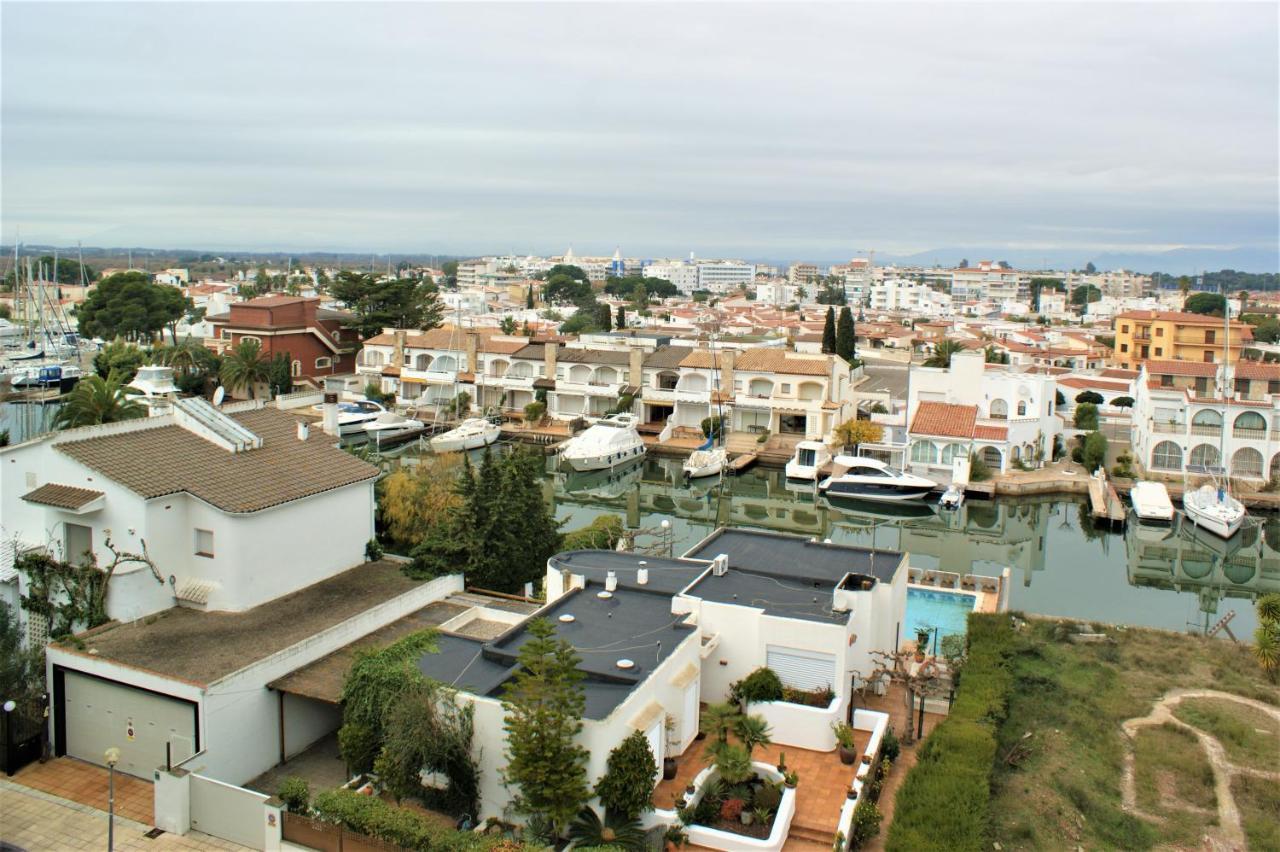 Apartamento En Roses Con Parking Y Piscina Apartment Ngoại thất bức ảnh